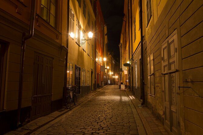 Ghosts of Stockholm: A Guided Tour of Horror and Dark Folklore - Stortorget: the oldest square and the Stockholm Bloodbath