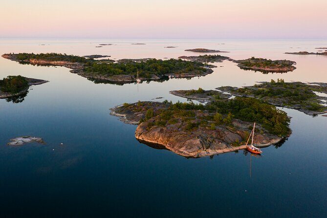 Guided 3-Day Kayak and Wildcamp Tour in Stockholm Archipelago - From Downtown Camper to Stavnäs: the logistics that keep the day calm