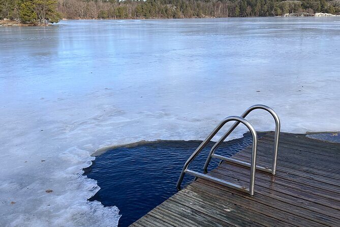 Icebathing and Sauna, Forest Hike and Fireplace Lunch - Private - Who this private winter combo suits best
