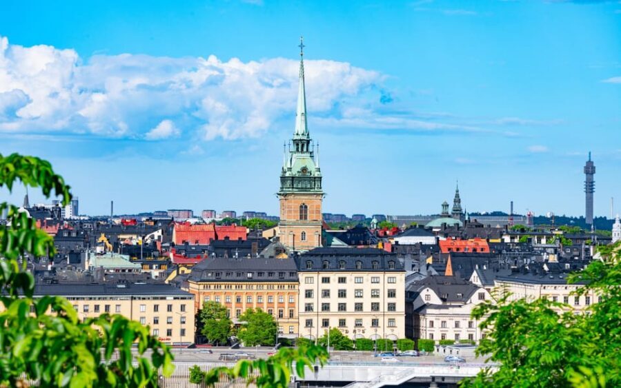 Jewish Gamla Stan and Jewish Museum Stockholm Private Tour - Raoul Wallenberg: the story behind the Holocaust monument at Berzelii Park