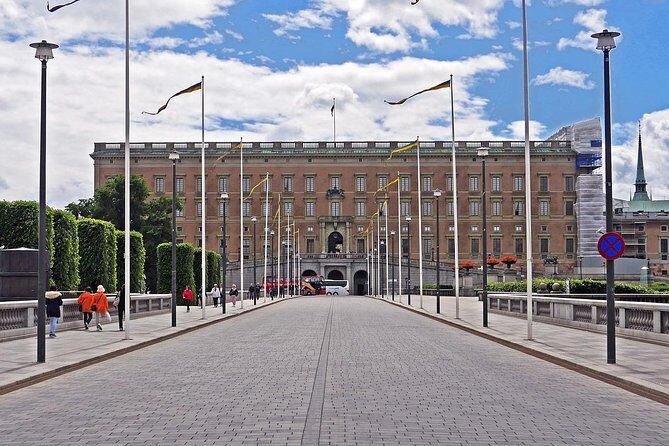 Private 4h VIP city tour by limousine car and guide in Stockholm - Cathedral and Royal Palace: Lutheran artifacts and royal ceremony energy