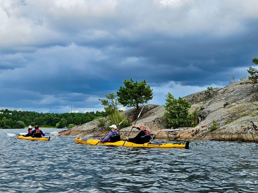 Stockholm: Guided Kayak Tour to Drottningholm Royal Palace - Drottningholm palace gardens: what to expect on land