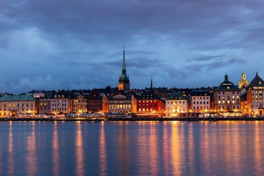 Stockholm: Must-See Attractions Walking Tour with a Guide - Meeting at Max Burgers: a quick start in postcode 111 57