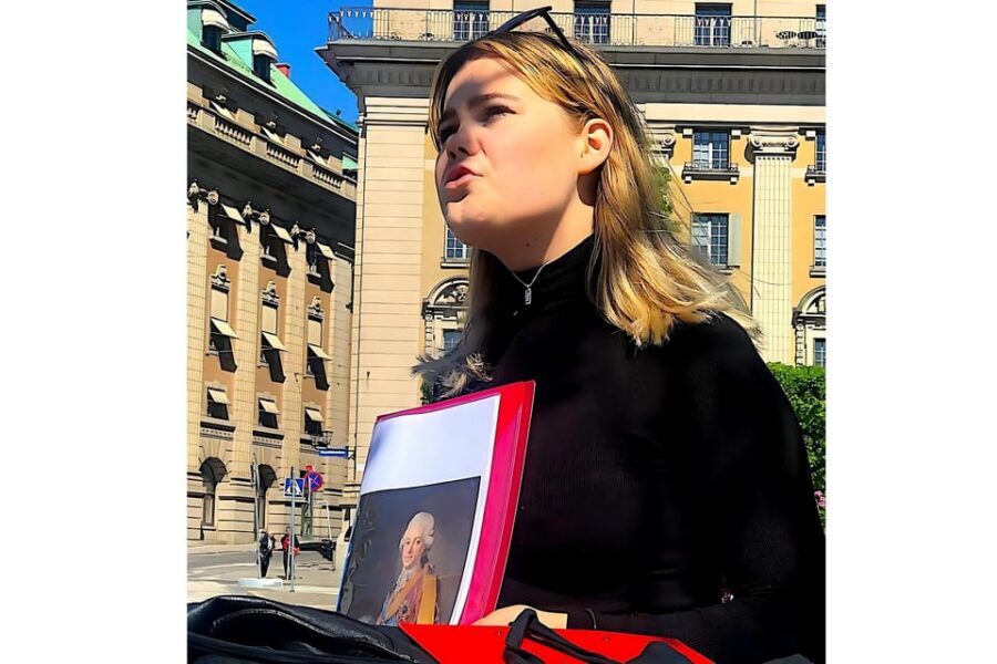 Stockholm: Old Town Walking Tour with Local Guide - Royal Palace Finale: The Grand Bookend You’ll Want to See Again