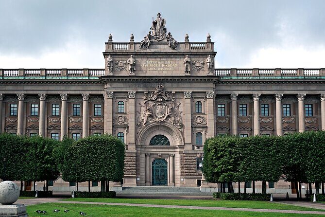 Stockholm Self-Guided Murder Mystery Tour by the Parliament - Where you start: finding Kartbutiken and getting your bearings fast