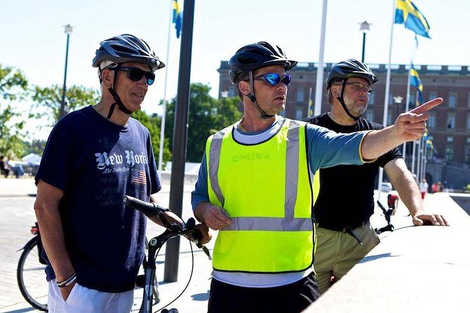 Stockholm Södermalm E Bike Tour - The guide’s role: Woke’s multi-language, stop-and-explain style