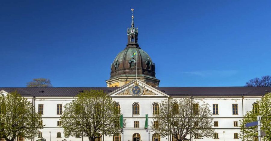 World War II Stockholm Old Town Walking Tour and Army Museum - Where Swedish neutrality fits in the real Stockholm map